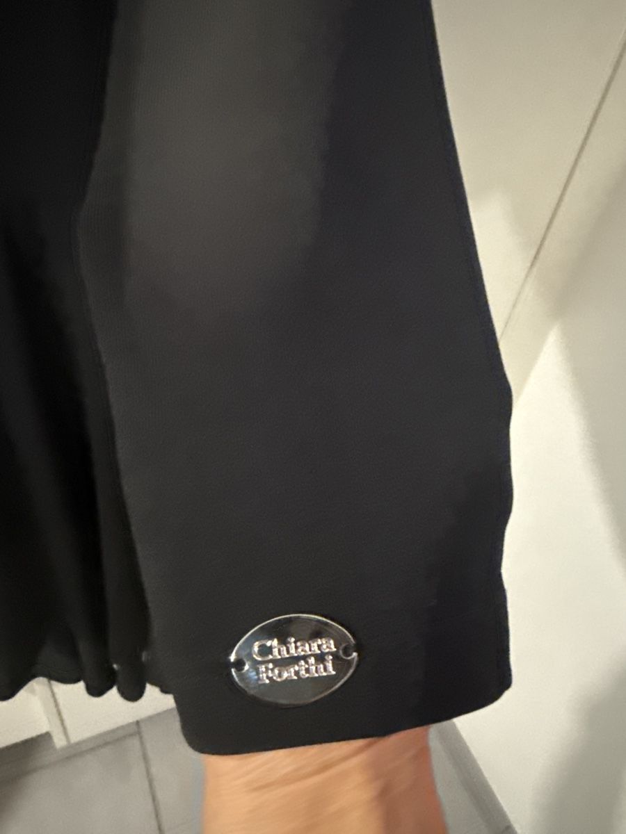 Kleider: Elegantes, schwarzes Kleid von Chiara Forthi, Grösse M – Gebraucht aus Basel von ros_sb8c 3