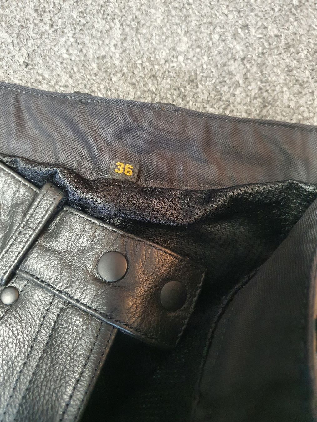 Pantaloni: Motorradhose Büse – Usato da Holziken venduto da Bigbuddha 2