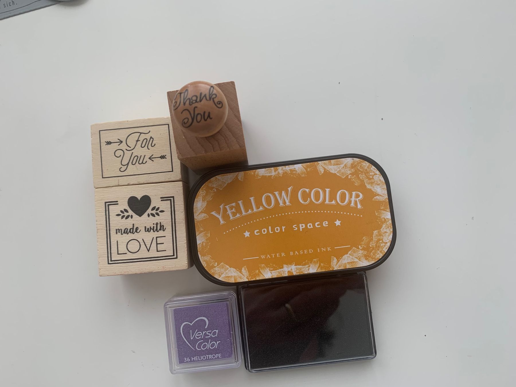 Stempel: Stempel mit drei Kissen – Gebraucht aus Buelach von Joeggu0