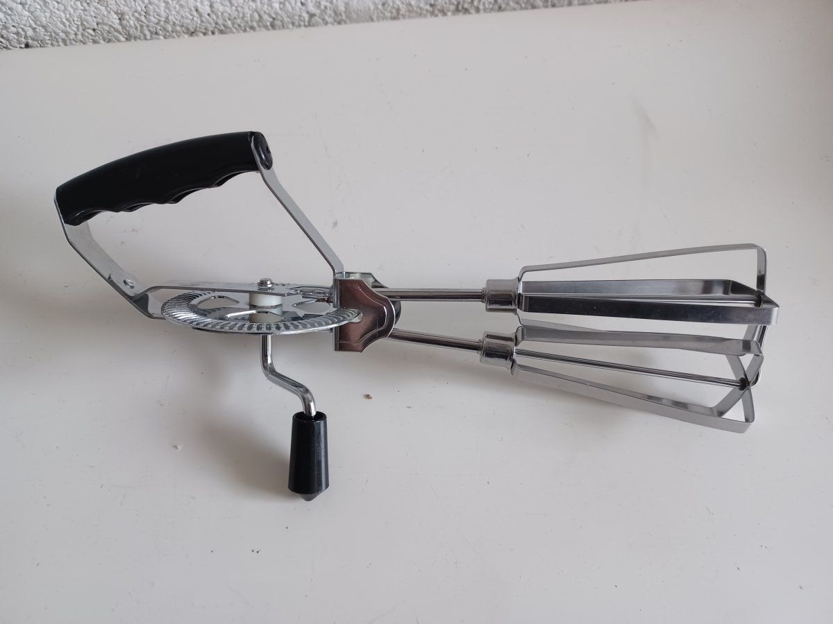 Alle Maschinen: Vintage Handkurbel Mixer -D35 – Gebraucht aus Morges von cardeman61 2