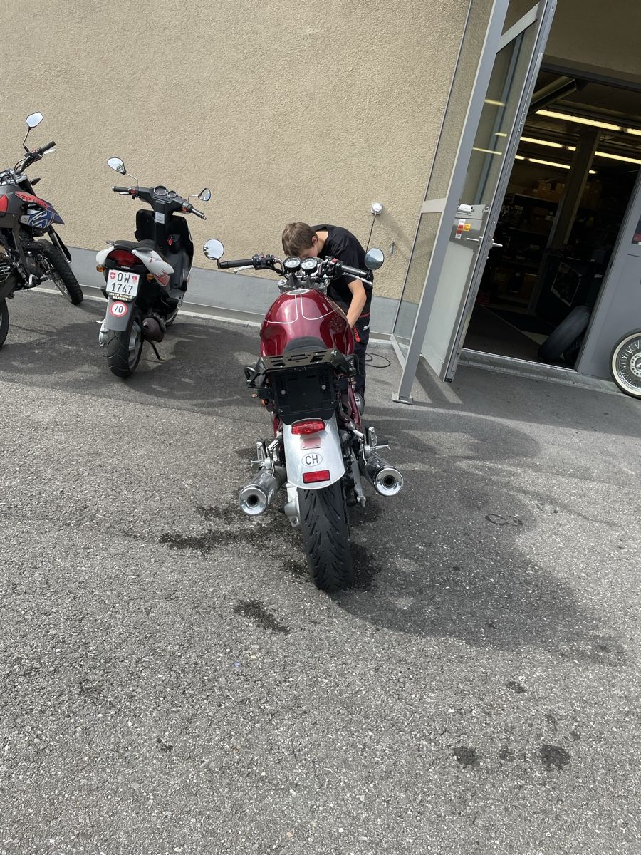 Yamaha Strada: Yamaha XJ 900 – Usato da Emmetten venduto da Ciopy