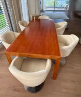Essgruppe aus Holz mit 6 Dreh-Stühlen, creme, guter Zustand