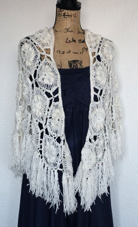 Gehäkelte Stola, Schultertuch, Überwurf, creme-weiss, Neu!