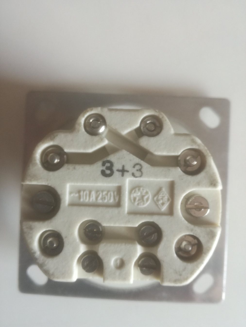 Feller Interruttori: Wippenschalter Schema 3+3 UP – Usato da Sursee venduto da Ursus_LU 3