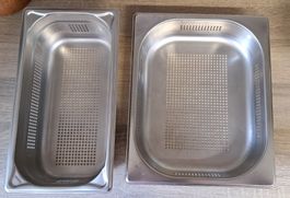 2 gelochte Miele-Garschalen