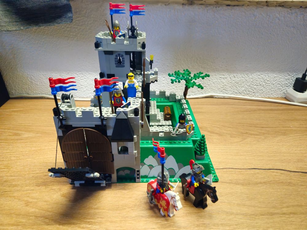Lego 6081 Kings Mountain Fortress (Gebraucht) in Fischbach
