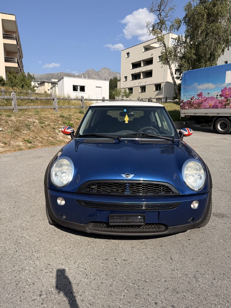 Mini Autos: Mini Cooper blu 2001 166437 km – D'occasion à St. Moritz par fgu_z8vn 8