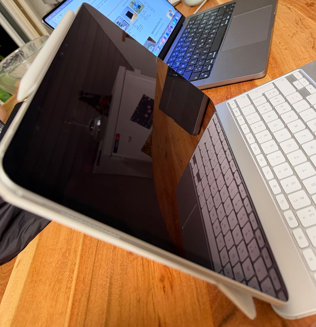 Apple Tablet PC: Apple iPad Pro 13 M4, 2 TB – Usato da Luzern venduto da Lightrooms 5