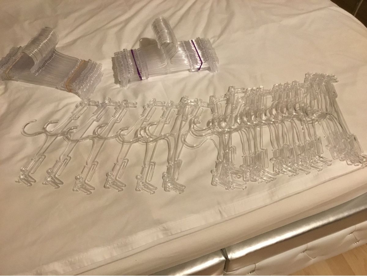 Cintres: 87 Stück Kleiderbügel – D'occasion à Aarau par romiana01