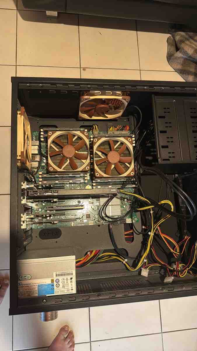 Boîtiers: PC Gehäuse mit Netzteil und Lüftern – D'occasion à Geroldswil par IT-REPAIR-CAFE.SPACE