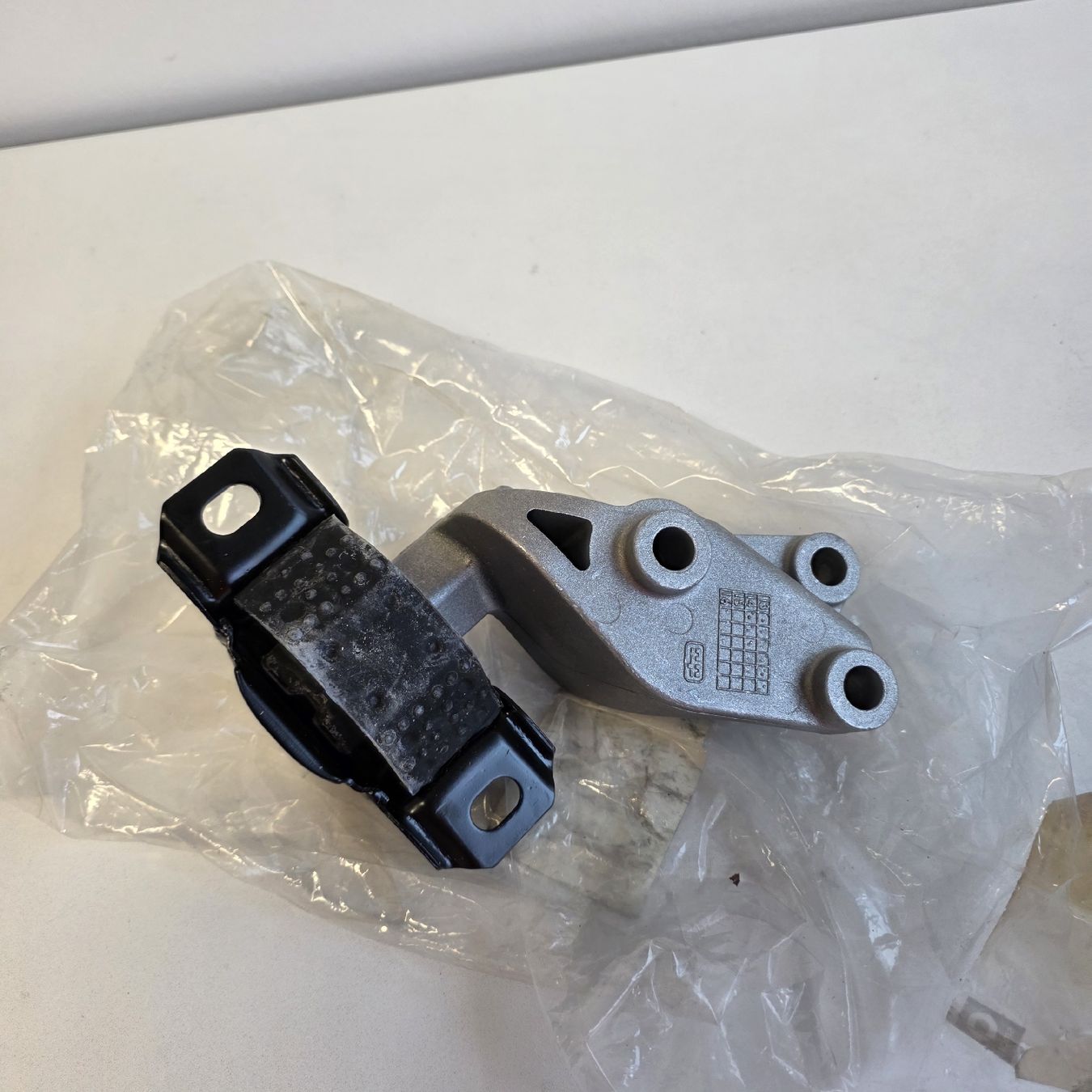 Smart Tutti pezzi di ricambio auto: smart Supporti motore A132 220 00 48 / 01 48 – Nuovo (secondo la descrizione) da Minusio venduto da demi0110 5