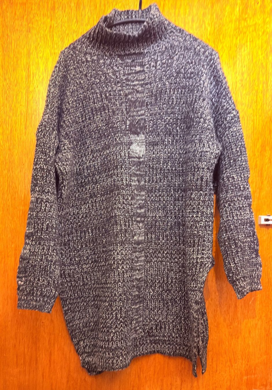 Pulls & Sweat-shirts: • Langer Pullover • – D'occasion à Basel par mendoza13