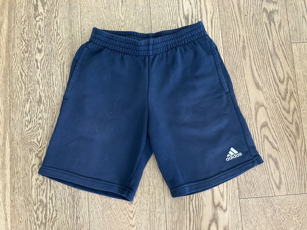 Adidas Hosen: Sporthose Adidas dunkelblau 152 – Gebraucht aus Cham von Liliane78