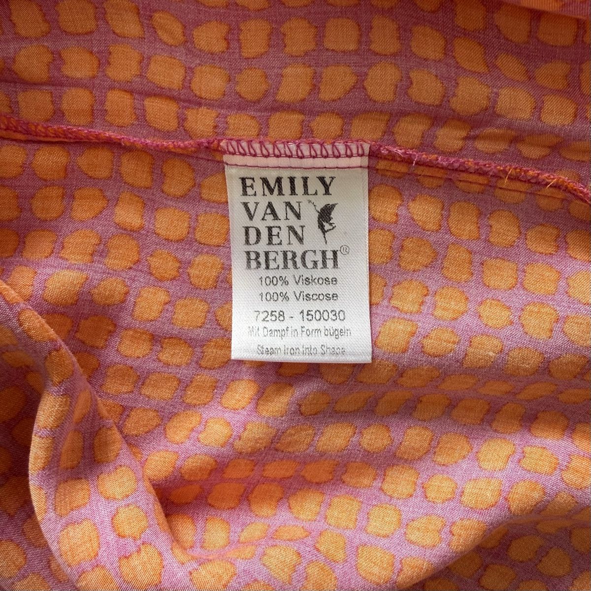 T-shirt: Shirt - Emily Van Den Bergh – Usato da Bolligen venduto da isa_nf7t 3