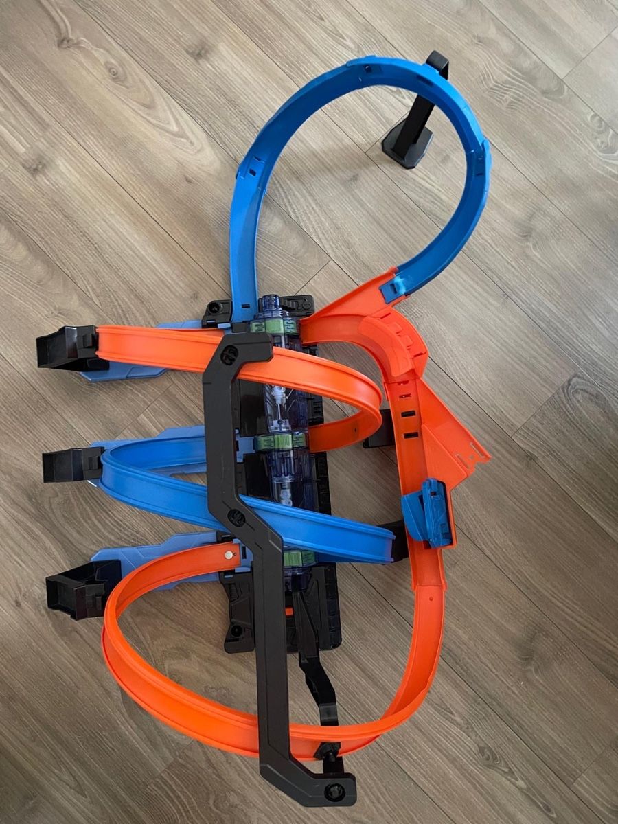 Hot Wheels Piste: Circuit Hot Wheels Action cascades loopings et barils – Usato da Sierre venduto da Ruyfigas 2