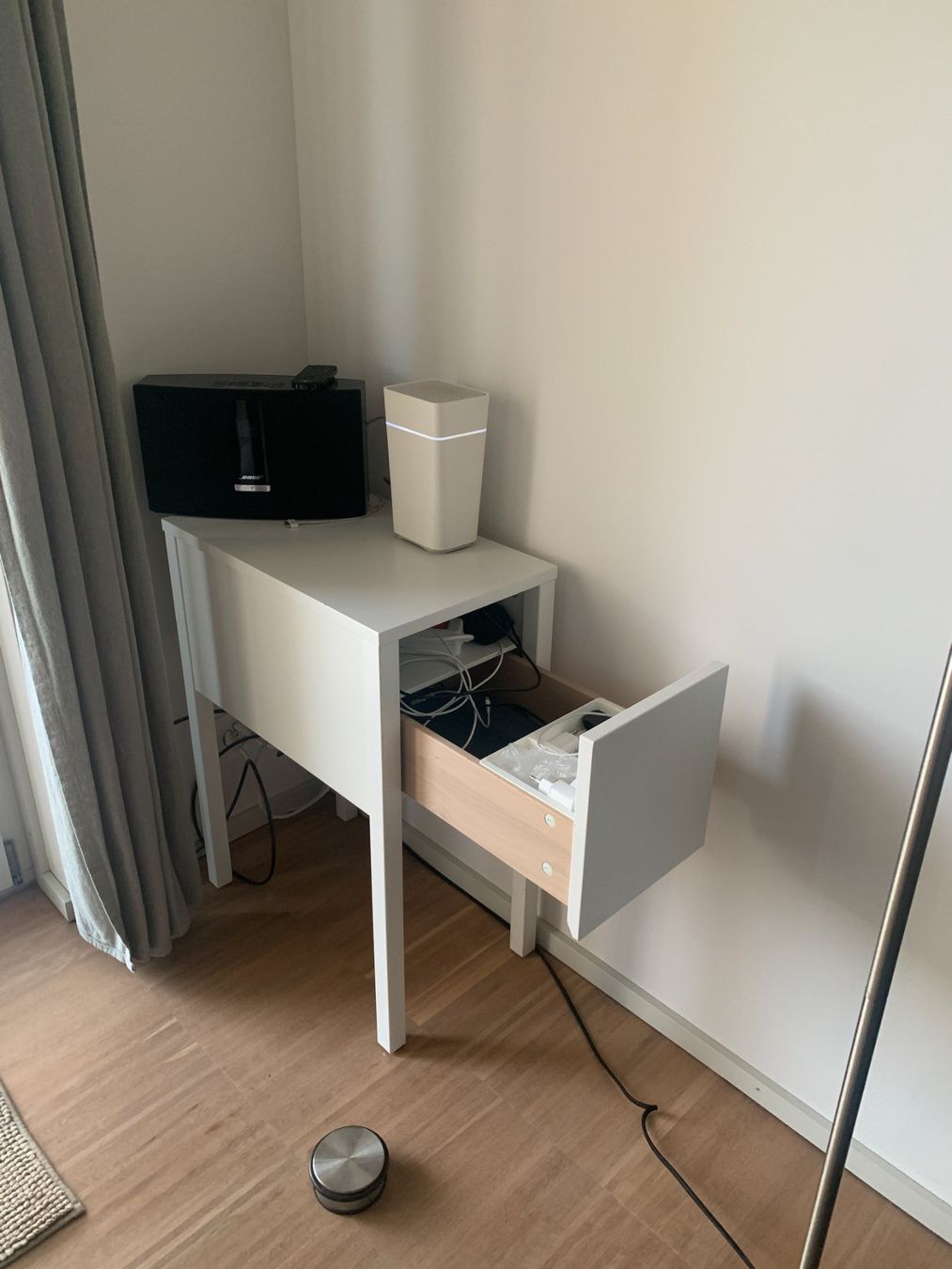 Ikea Tables de nuit: Ablagetisch Ikea – D'occasion à Embrach par has_8lm8 1