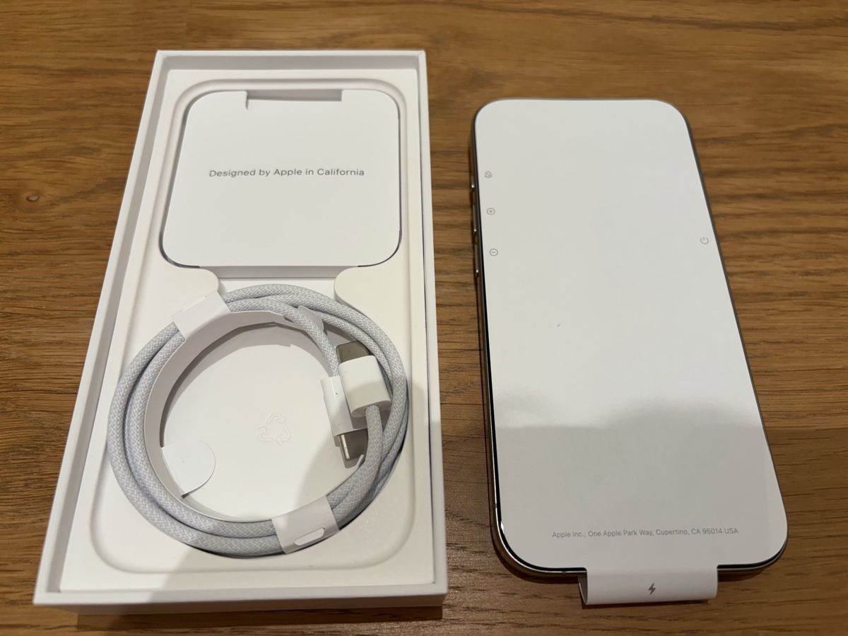 Apple Telefoni cellulari / Smartphones: iPhone 15 Pro (128GB, Natural Titanium) – Usato da Rotkreuz venduto da kli520 4