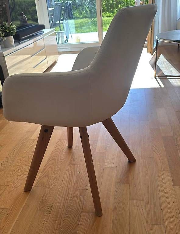 Tavoli: Wunderschöner Holzesstisch + 4 Stühle – Usato da Ostermundigen venduto da ac.dre92 2