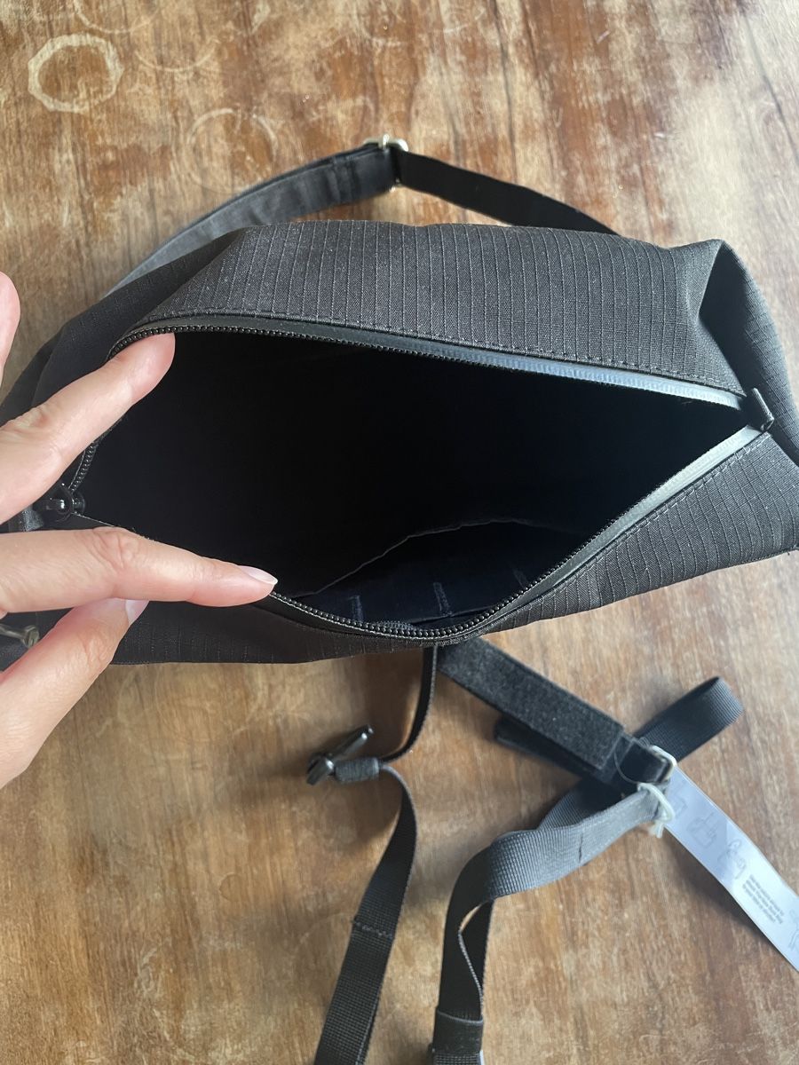 Borse: Susan Bijl Bum Bag – Usato da Zürich venduto da nina.knb 4