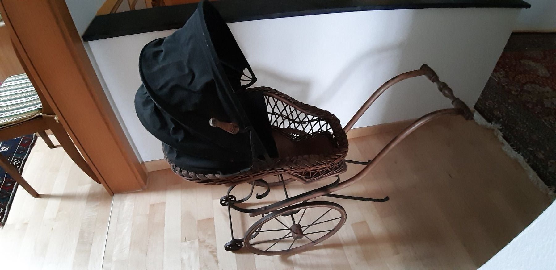 Carrozzine per bambole: Puppenwagen mit Puppe – Usato da Balterswil venduto da Jolie6 2
