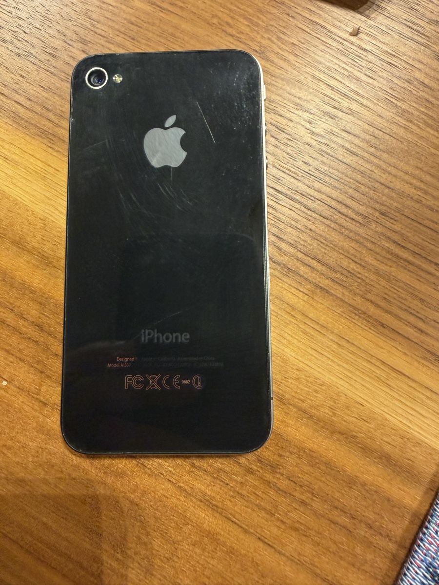 Apple Telefoni cellulari / Smartphones: iPhone 4 bester Zustand – Usato da Dornach venduto da samuti 1