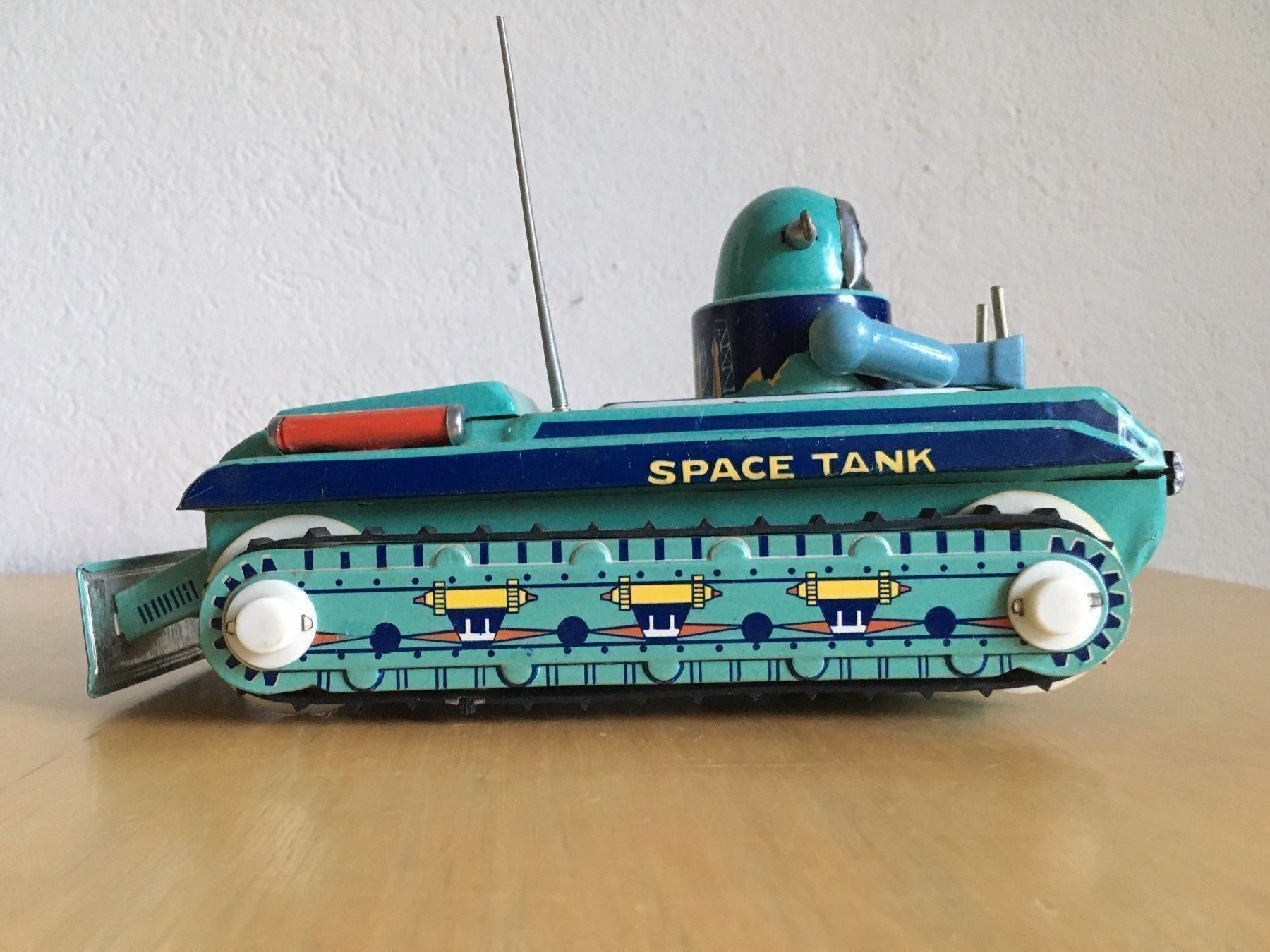 Giocattoli: Space Tanker – Usato da Zürich venduto da inf_tfr9 3