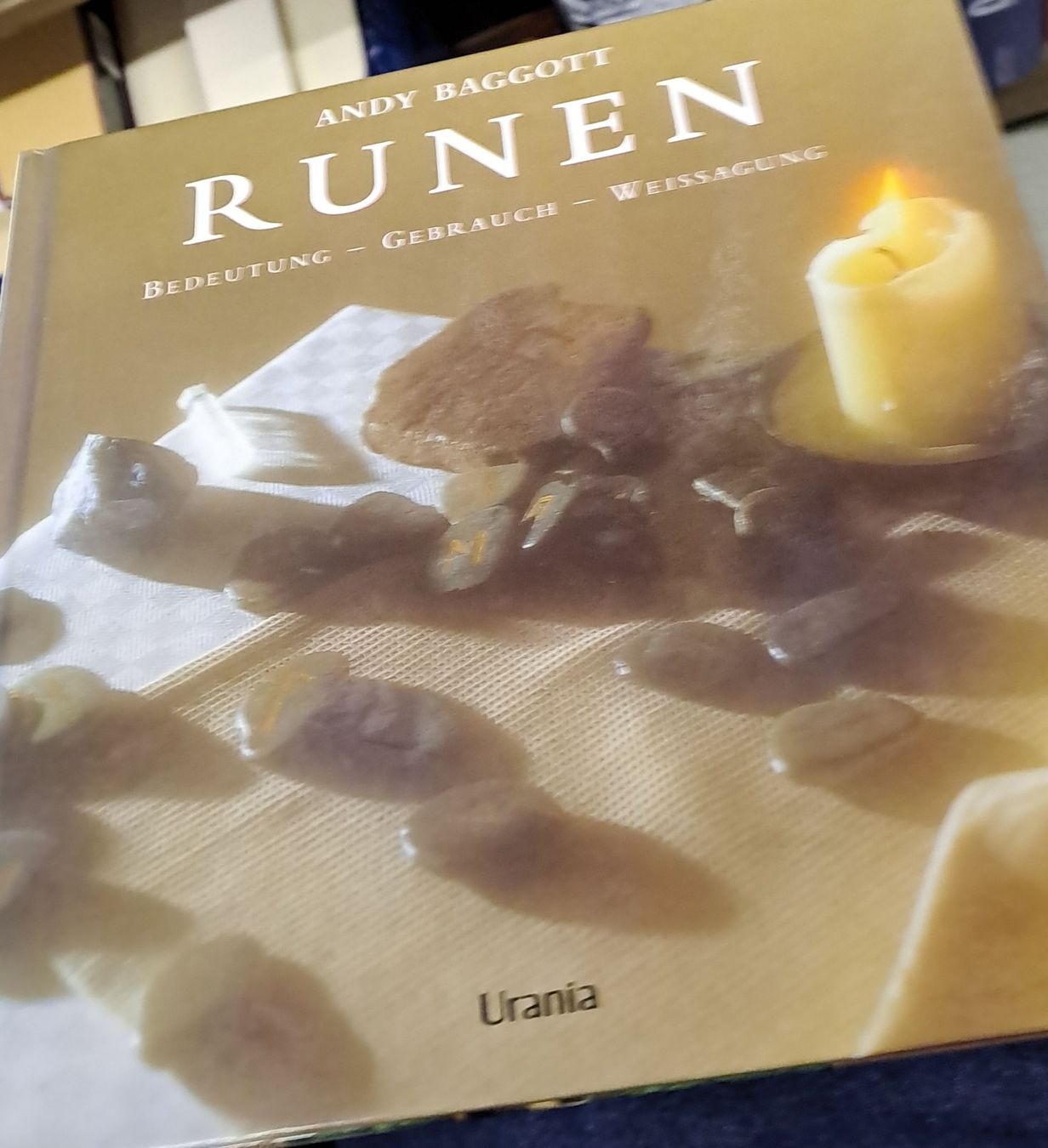 Bücher: Runen: Bedeutung, Gebrauch, Weissagung - Andy Baggott, Top! – Neu (gemäss Beschreibung) aus Zürich von Schoebi19