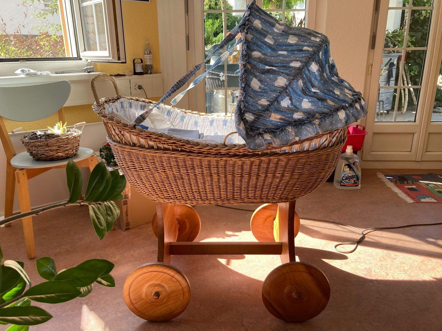 Berceaux: Stubenwagen mit Maträtzchen/Bio-Duvechen&Diverses – D'occasion à Eschenbach SG par verbascum
