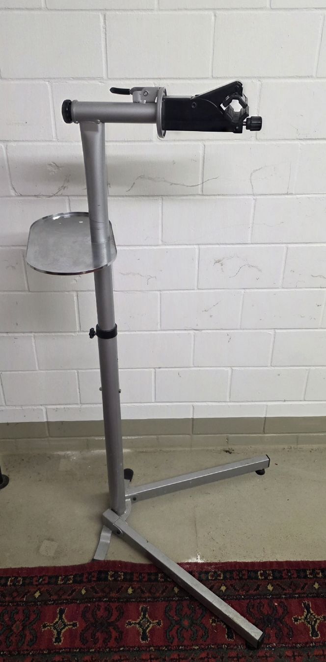 Cavalletti per biciclette: Montageständer MINOURA – Usato da Burgdorf venduto da Handera 1