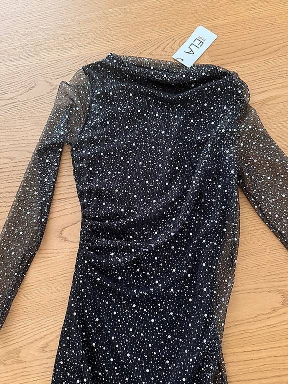 Robes: Kleid mit Glitzer Gr. XS – Neuf avec emballage d'origine à Dintikon par fatma01