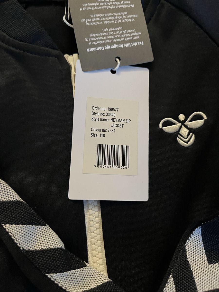Hummel Giacche & Cappotti: Neu!! Hummel Zip Jacke schwarz Gr. 110  – Nuovo e nell'imballaggio originale da Lachen SZ venduto da edi_ty2n 2