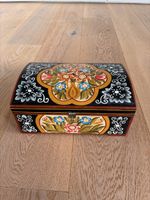 Holzschatulle bemalt mit Blumenmuster guter Zustand