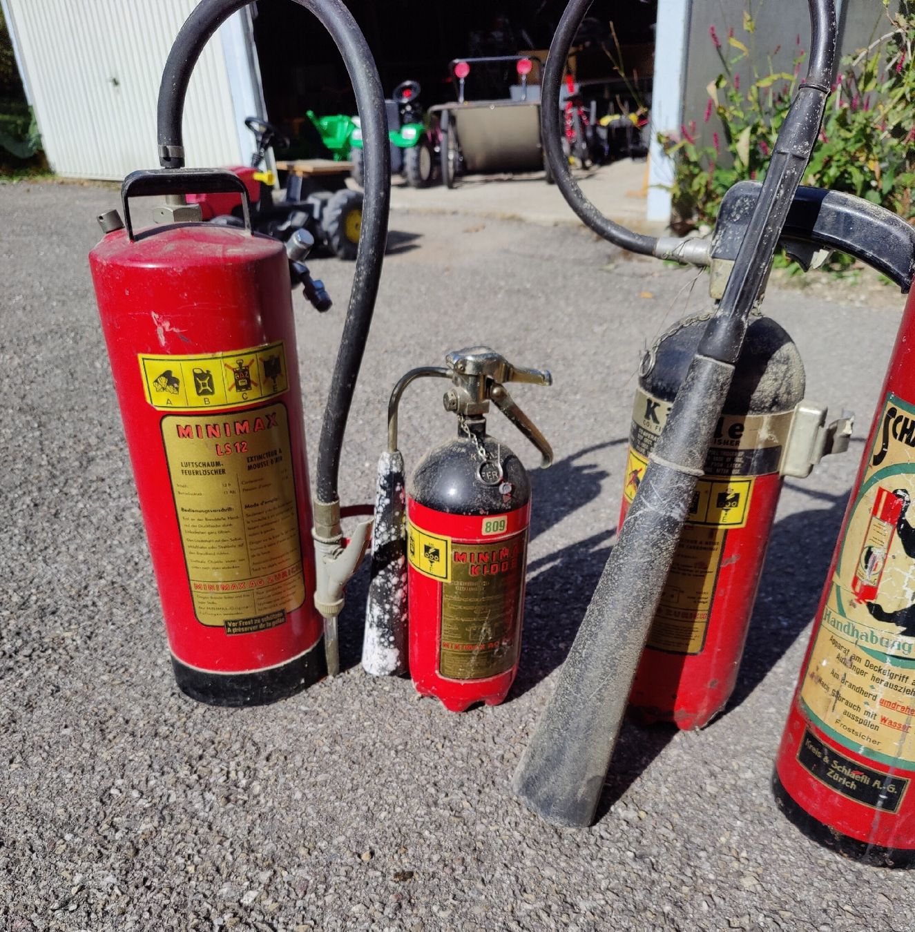 Extincteurs: 5 Feuerlöscher, DEKO – Défectueux à Bazenheid par hummy1000 2