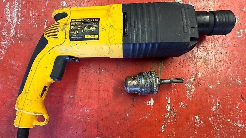 Alle Werkzeuge: Marteau perforateur Dewalt type 2 – Gebraucht aus Correvon von HelloBello71 2