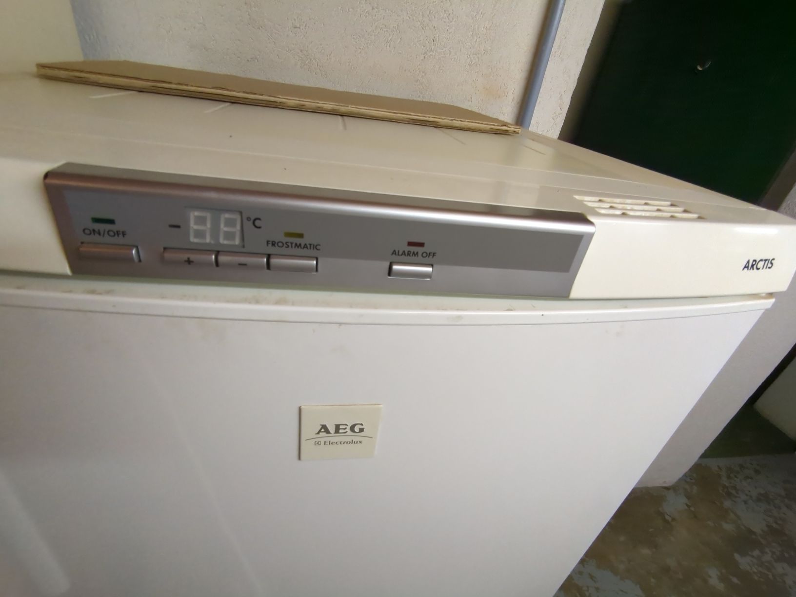 Congelatori: Tiefkühler AEG Electrolux – Usato da Rothrist venduto da Schrottbox 2
