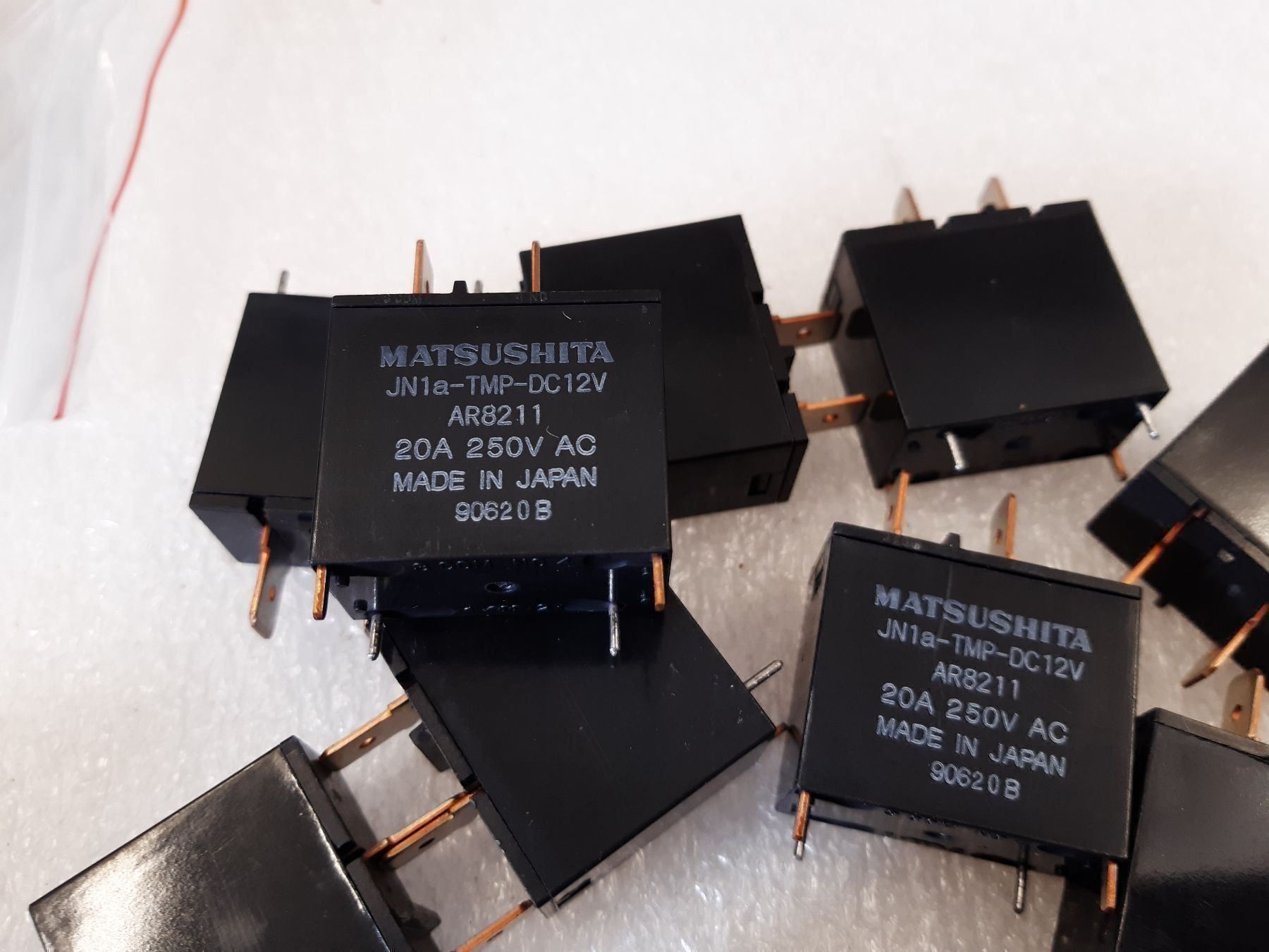 Componenti elettronici: Sicherungen und Fassungen – Usato da Trubschachen venduto da Caddy8 4