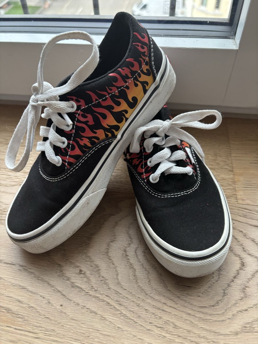 Vans Scarpe per ragazzi: Vans Flammen 29 – Usato da Zürich venduto da Vanes311 3