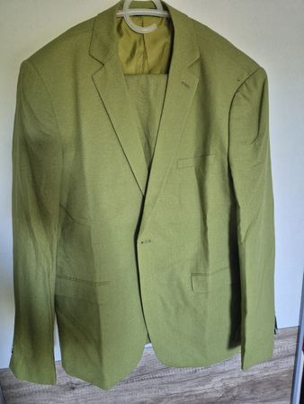 Grüner Anzug Gr. 54 XL Sommerliches Leichtgewicht-Outfit Top