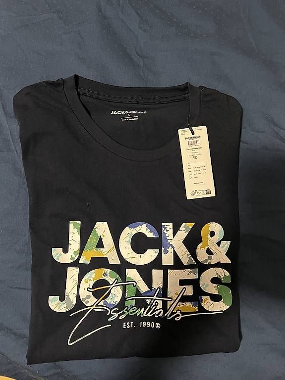 T-shirt: T-shirt Jack and Jones L – Usato da Viganello venduto da bia_x25w