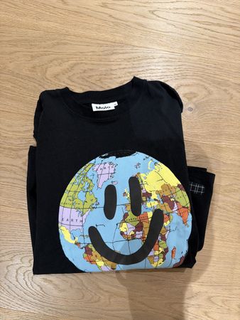 Langarmshirt Molo schwarz Erdkugel-Motiv Grösse 152