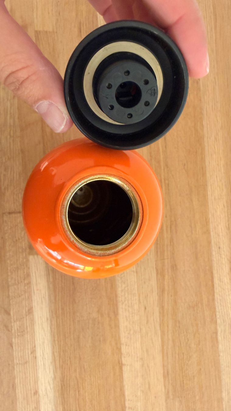 Sigg Borracce & Thermos: SIGG Wasserflasche orange Veloflasche – Usato da Winterthur venduto da Secondhand-Family 4