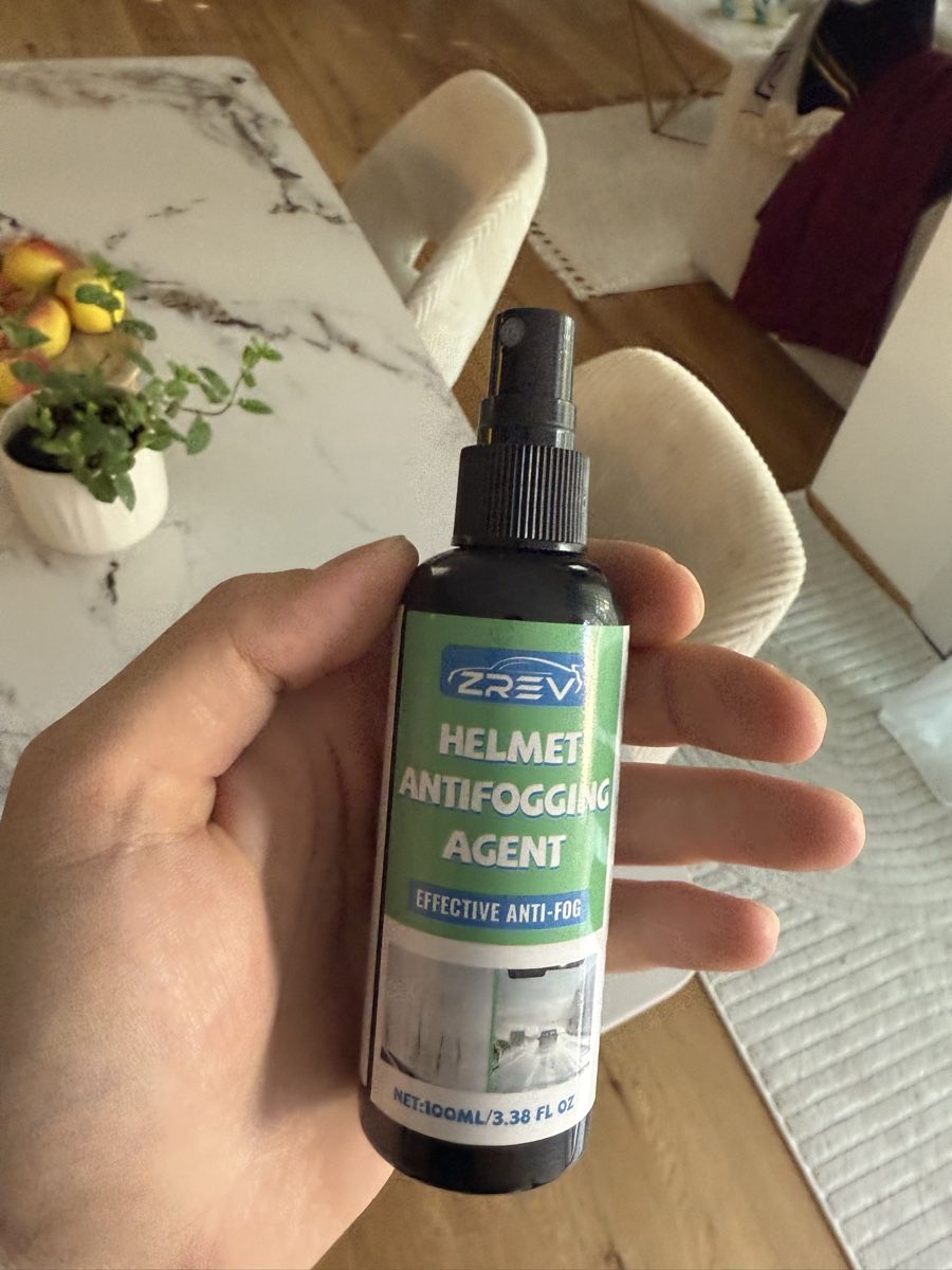 Caschi & visiere: Antinebel Spray für Helm – Nuovo (secondo la descrizione) da Niederglatt ZH venduto da ele_x8z5