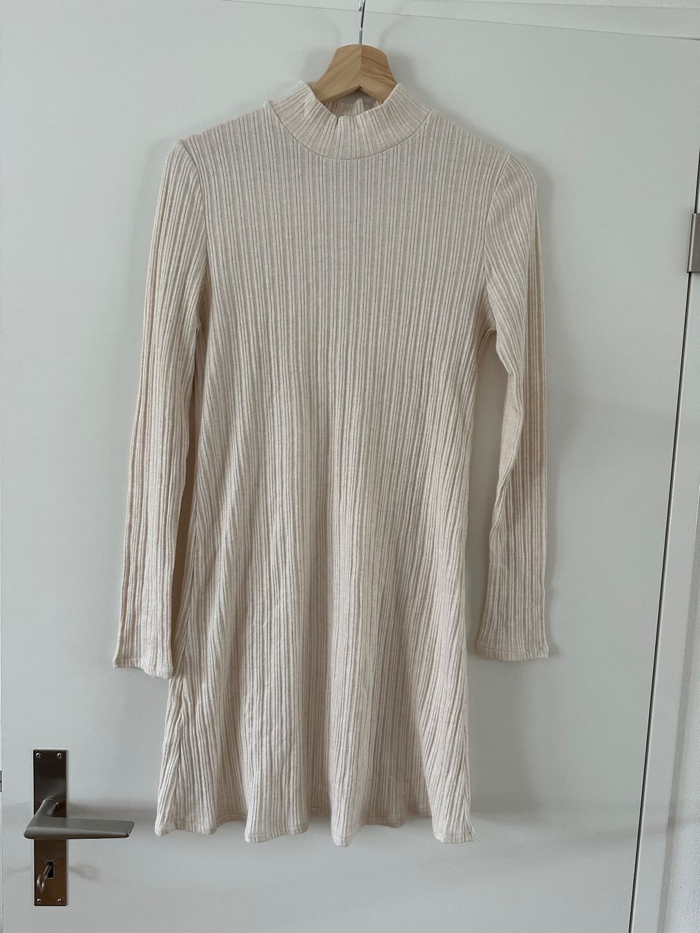 Lotti di vestiti: Kleiderpaket Strickkleider/-pullover, 4-teilig, Gr. M – Usato da Horgen venduto da hubbabubba_101 2