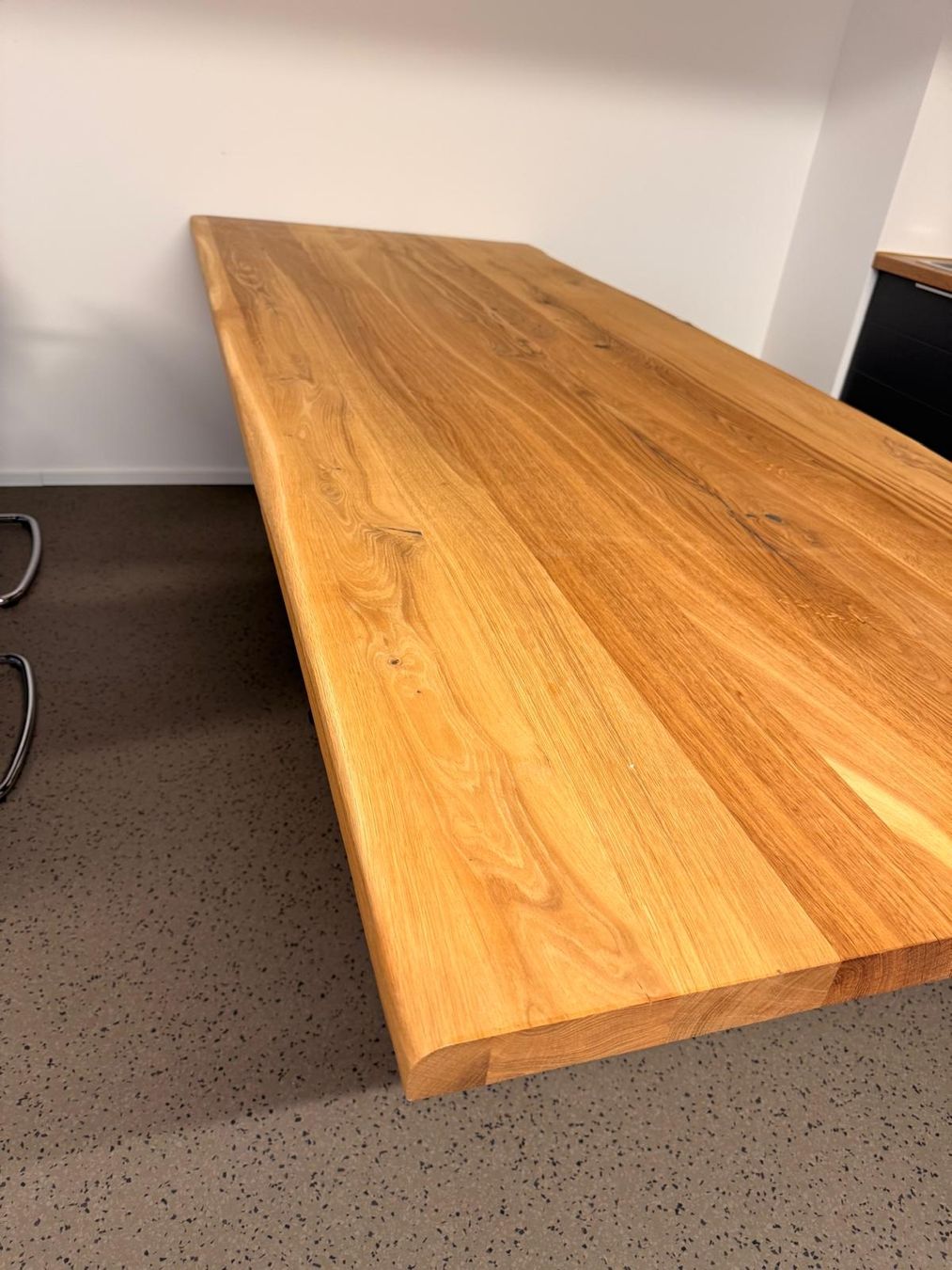 Tables: Edler Esstisch aus massiver Eiche – Neuf (Voir description) à Zunzgen par Fleksi 1