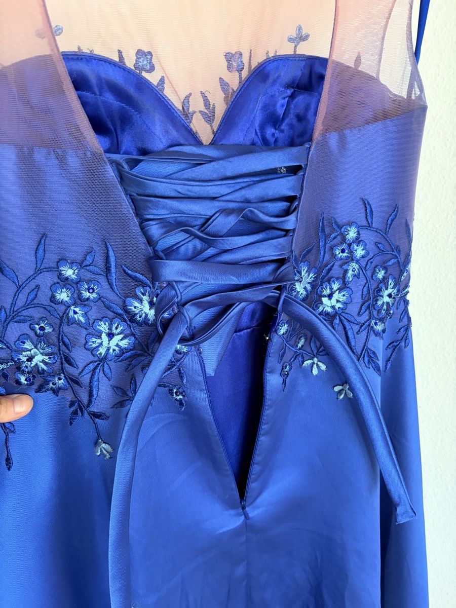 Vestiti: Blaues festliches Kleid – Usato da Aarau venduto da Dotti3 3