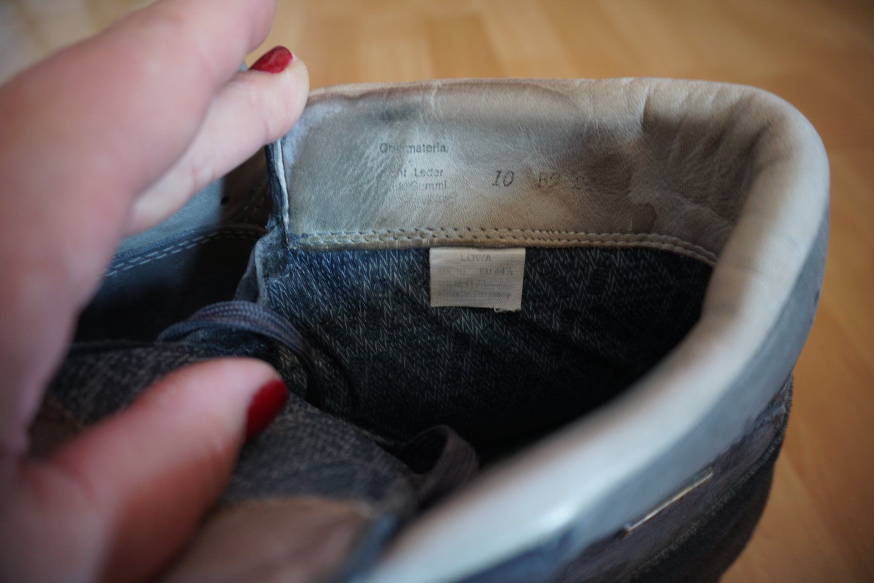 Lowa Scarpe da uomo: Robuste Wanderschuhe von Lowa Gr. 44,5 – Usato da Zürich venduto da einalemjena 5