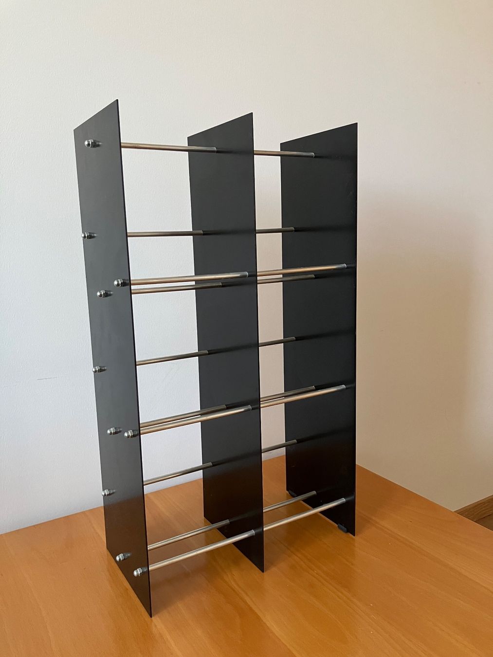 Scaffali: Design CD Rack Metall schwarz – Usato da Bern venduto da sil_fw85 3