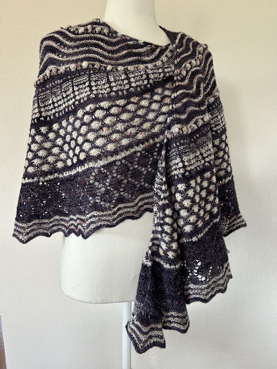 Foulard & Sciarpe: Rundes Tuch - handgestrickt - Merino – Nuovo e nell'imballaggio originale da Riniken venduto da KreativImKopf 2