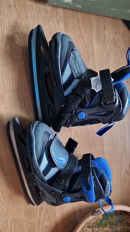 Patins à glace: Patins à glace 29-33 – D'occasion à Brent par coc_lx96 2