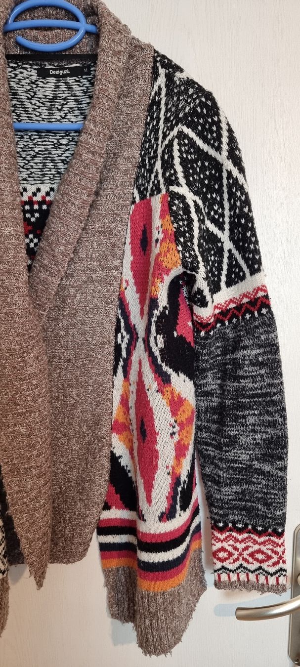 Desigual Pullover & Sweatshirts: Desigual M Pullover – Gebraucht aus Glattpark(Opfikon) von TatianaVladimirova 2
